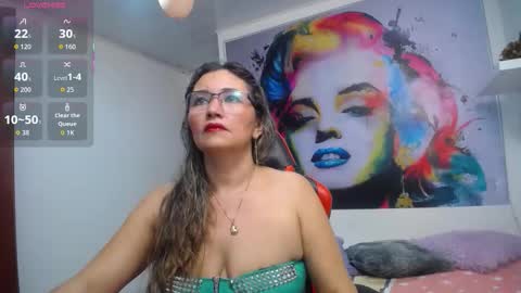 noelia_milfs online show from March 12, 11:33 pm
