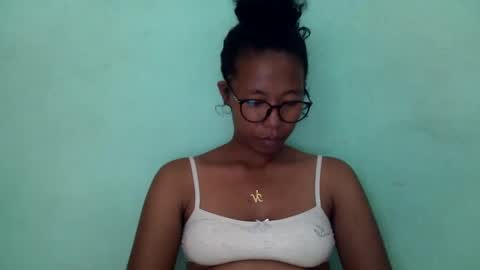 noellah online show from March 6, 12:52 pm