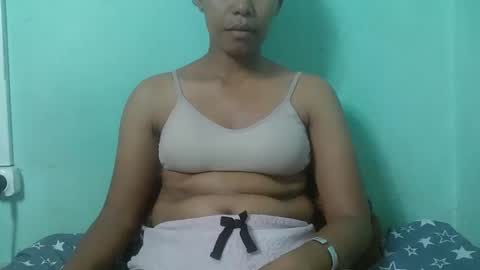 noellah online show from December 5, 8:05 pm