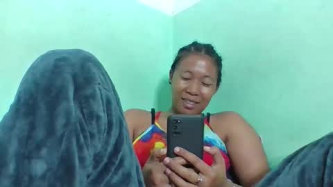 Snapshot of noellah chatting on May 1, 3:33 am noellah online show from May 1, 3:33 am