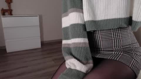 Snapshot of noelleneptune chatting on February 7, 1:43 pm noelleneptune online show from February 7, 1:43 pm