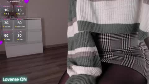 noelleneptune online show from March 15, 1:50 pm