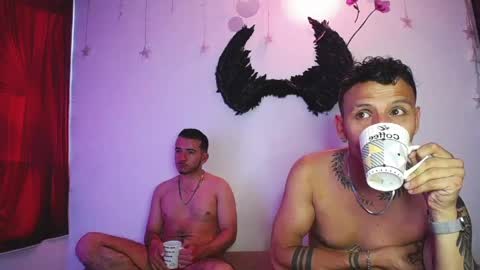 noha_and_iam1 online show from April 21, 12:22 pm