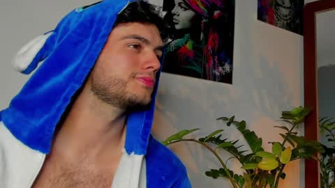 kevin online show from January 24, 3:22 am