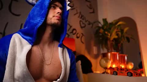 kevin online show from October 11, 12:21 am