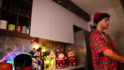 kevin online show from December 13, 10:59 pm