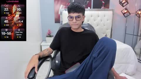 Noha Scott online show from March 12, 10:49 pm