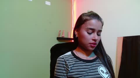 Noha Thomson online show from December 14, 2:56 am