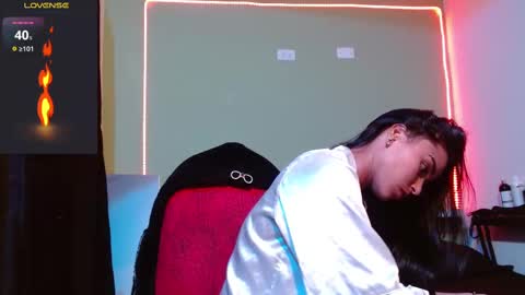 Noha Thomson online show from September 16, 9:05 pm