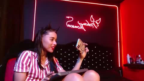 Noha Thomson online show from November 2, 4:04 am