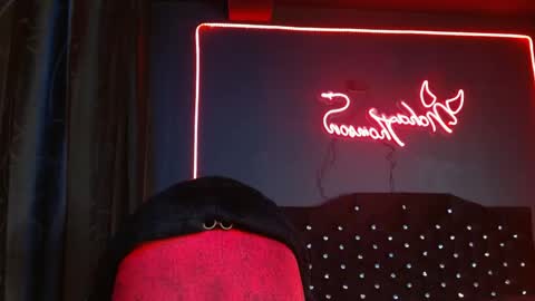 Snapshot of noha_thomson chatting on May 5, 11:35 pm Noha Thomson online show from May 5, 11:35 pm