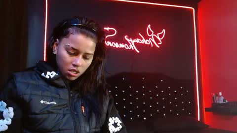 Snapshot of noha_thomson chatting on May 9, 12:10 pm Noha Thomson online show from May 9, 12:10 pm