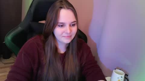 noir_ember_ online show from November 5, 1:33 pm