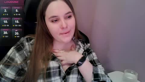 noir_ember_ online show from March 23, 4:55 pm