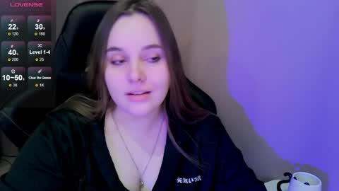 noir_ember_ online show from April 4, 5:32 pm