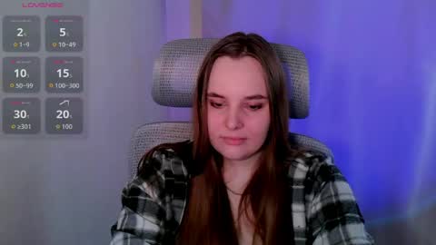 noir_ember_ online show from May 22, 1:28 pm
