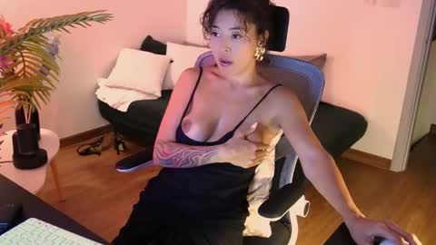 Snapshot of noirelysia chatting on December 16, 3:44 am noirelysia online show from December 16, 3:44 am