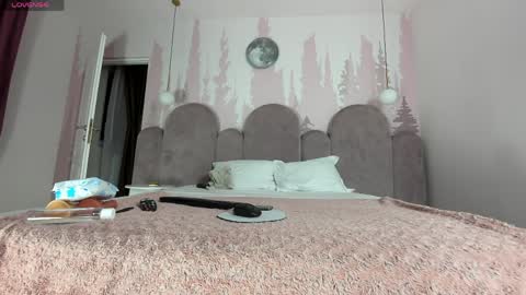 Snapshot of noladonovan chatting on April 3, 7:01 pm Nola online show from April 3, 7:01 pm