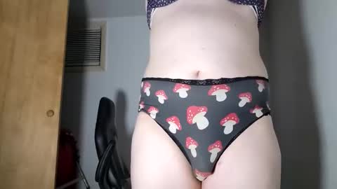 Snapshot of nonbinarybeauty20 chatting on November 28, 1:08 am nonbinarybeauty20 online show from November 28, 1:08 am