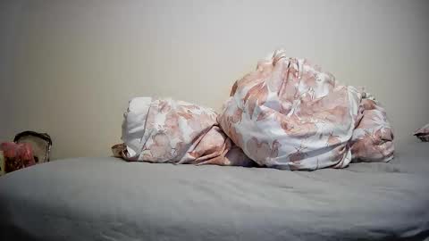 NonBinaryNicky online show from March 29, 9:59 pm