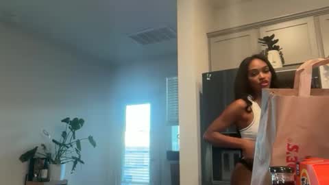 Snapshot of noodsovernudes chatting on June 11, 12:32 am NoodsOverNudes online show from June 11, 12:32 am