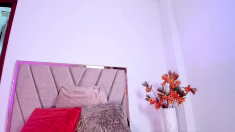 Nora Da Silva online show from December 14, 12:44 am