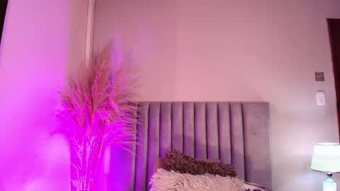 Nora Da Silva online show from September 10, 12:32 am