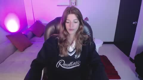 Nora online show from December 10, 9:33 pm