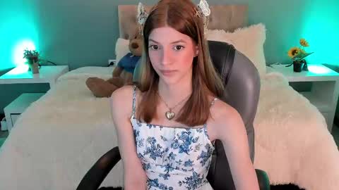 Nora online show from October 8, 7:33 pm