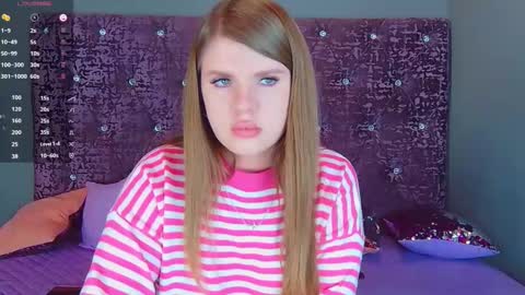 Snapshot of norabigas chatting on December 4, 3:59 am Nora online show from December 4, 3:59 am