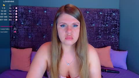 Snapshot of norabigas chatting on January 22, 1:31 am Nora online show from January 22, 1:31 am