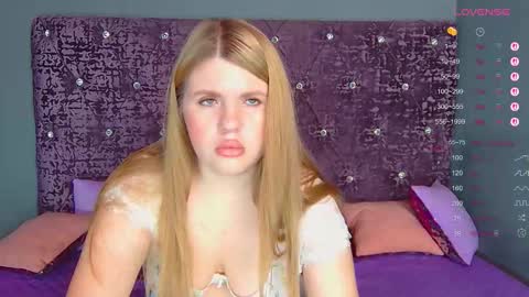 Snapshot of norabigas chatting on November 22, 1:15 am Nora online show from November 22, 1:15 am