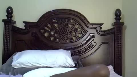 Snapshot of norah_pure chatting on October 12, 9:03 pm norah_pure online show from October 12, 9:03 pm