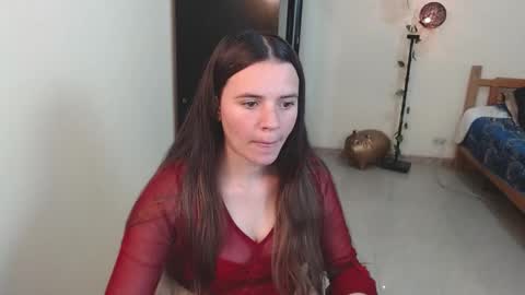 noreen_ online show from December 18, 8:25 pm