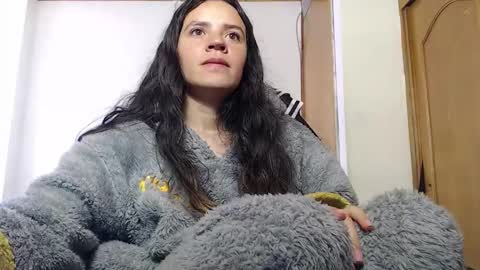 noreen_ online show from February 2, 2:49 pm