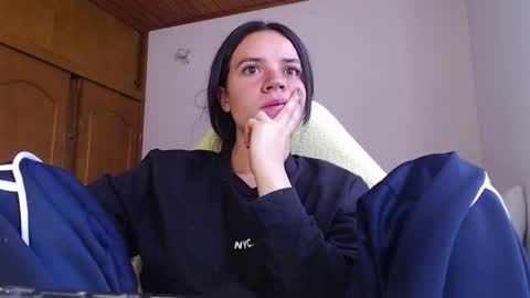 noreen_ online show from March 7, 3:31 pm