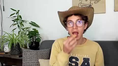 Norehg online show from October 15, 11:27 pm