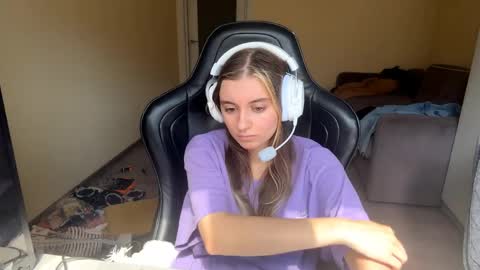 Elena online show from April 20, 11:13 am