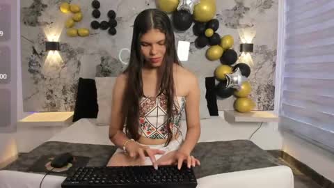 Snapshot of norki_ chatting on April 17, 7:17 pm Norki online show from April 17, 7:17 pm