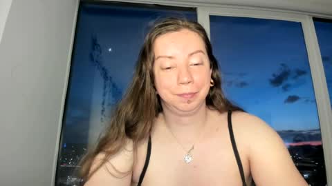 Snapshot of nortar9766 chatting on June 19, 1:10 am Emily snow online show from June 19, 1:10 am