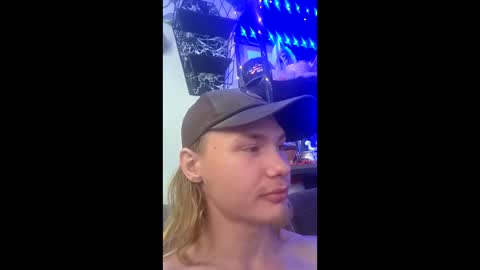 northman69_ online show from April 2, 10:18 pm