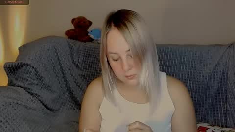 hi glad to chat online show from September 15, 2:28 pm