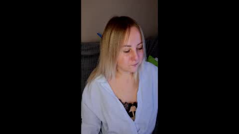 hi glad to chat online show from October 9, 6:33 am