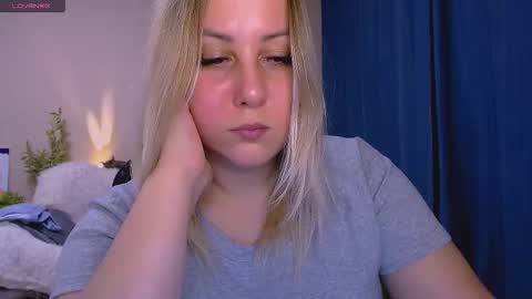 Snapshot of not_nakedcat chatting on November 28, 3:58 pm hi glad to chat online show from November 28, 3:58 pm