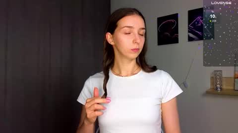 Hello My name is Helene NTMU  Finger up if u like what u see online show from September 24, 2:09 pm