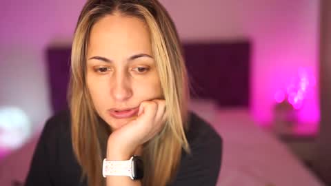 Snapshot of notamericanpie23 chatting on January 22, 7:03 am Tina online show from January 22, 7:03 am