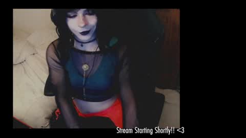 Snapshot of notyourfemboi chatting on January 2, 6:18 am Lucy online show from January 2, 6:18 am