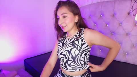 V A L E R Y  online show from March 2, 3:08 pm