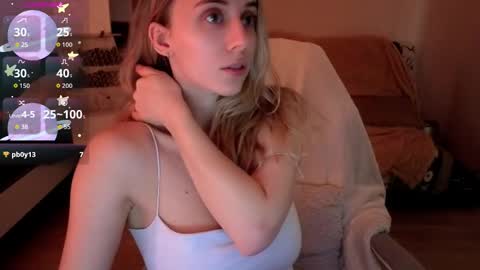 Snapshot of nova_sun chatting on March 6, 3:30 pm Mary online show from March 6, 3:30 pm