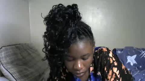 novaah online show from October 26, 10:36 pm